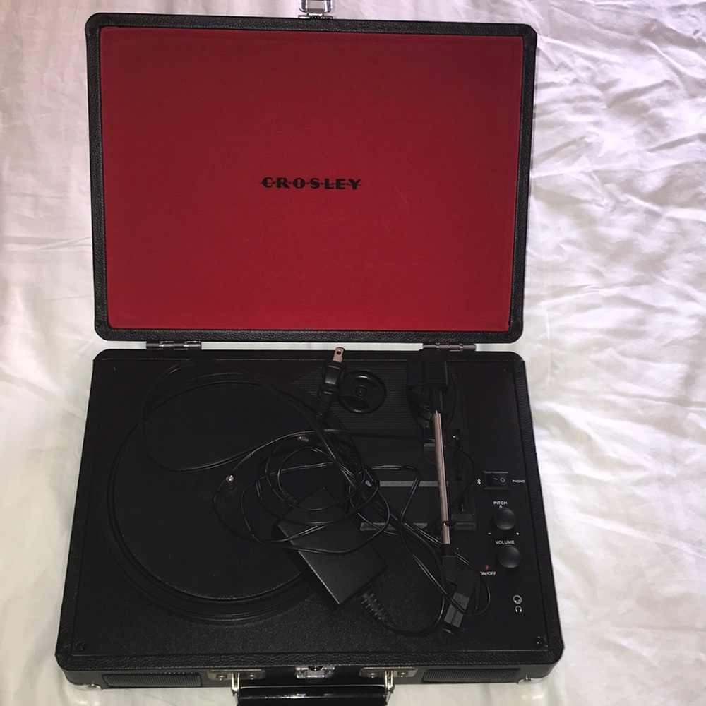 Crosley turntable model CR8005D-BK portable